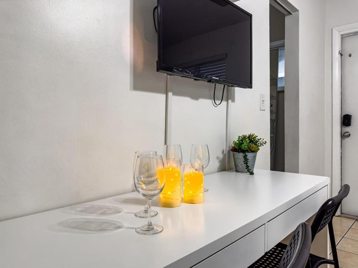 Luxe 2Br1Bath South Beach 1 Min Walk From Ocean Маями Бийч Екстериор снимка